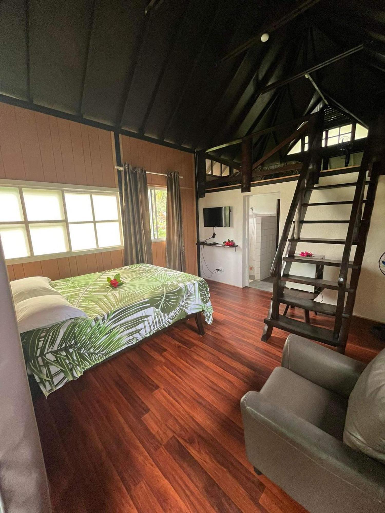 Pension Hibiscus Taha'A Vaitoare  外观 照片