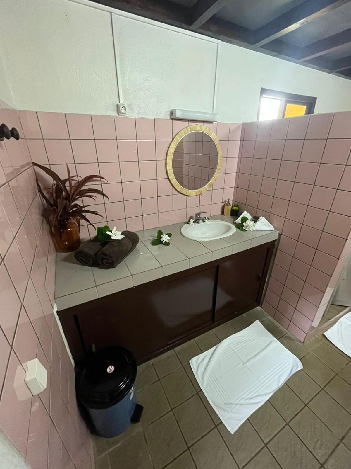 Pension Hibiscus Taha'A Vaitoare  外观 照片